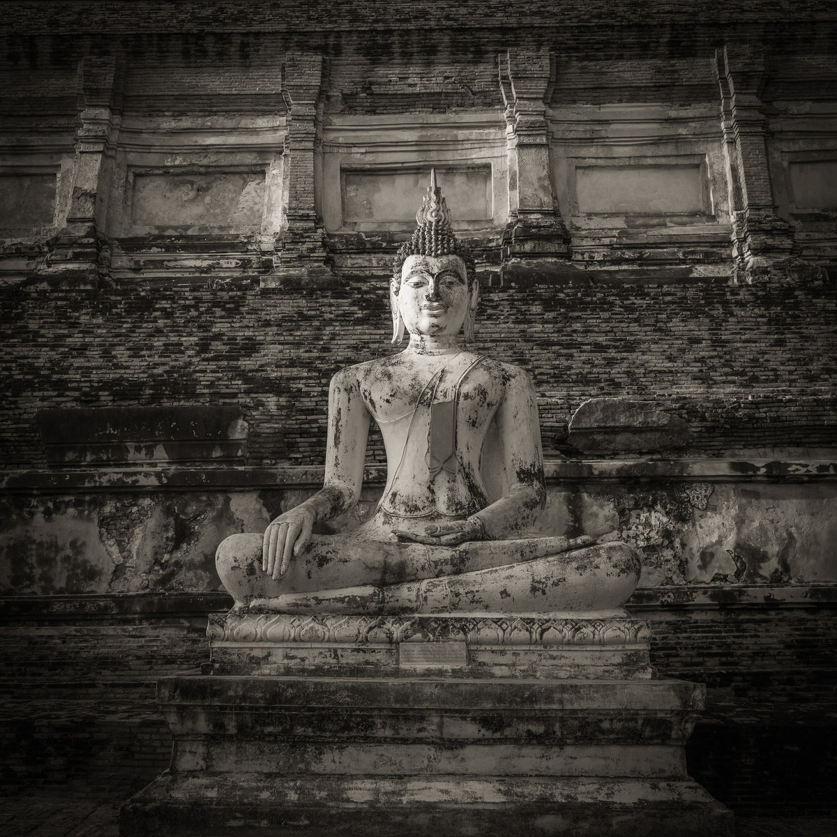 Image of large Buddha statue.  Wat Mahatat, Ayutthaya, Thailand.