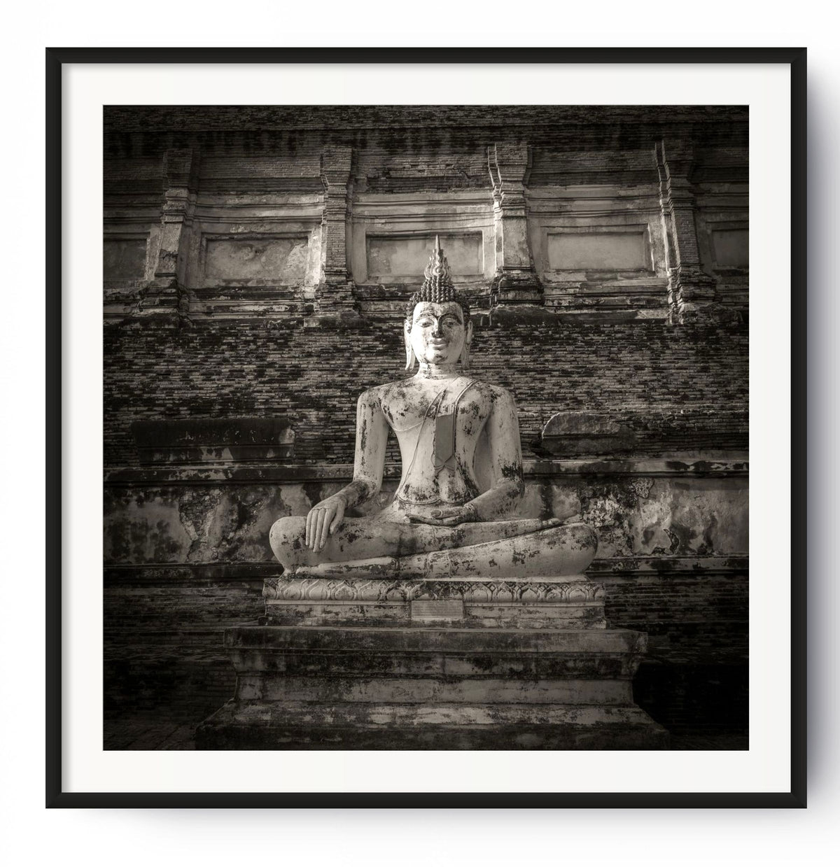 Image of large Buddha statue.  Wat Mahatat, Ayutthaya, Thailand.